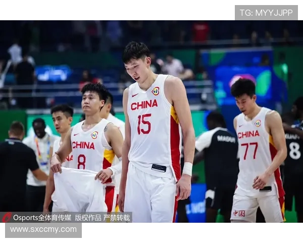 中国男篮力克菲律宾晋级世界杯八强，展现团队实力与决胜时刻的韧性