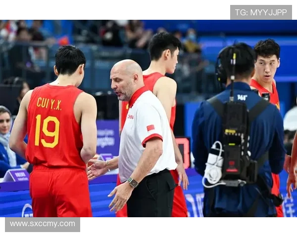 篮球世界杯决赛：中国男篮奋力拼搏惜败美国队 无缘金牌最终获亚军