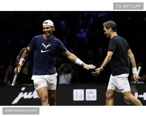 网球世界最新动态：费德勒与纳达尔携手亮相慈善赛，精彩对决引发全球关注